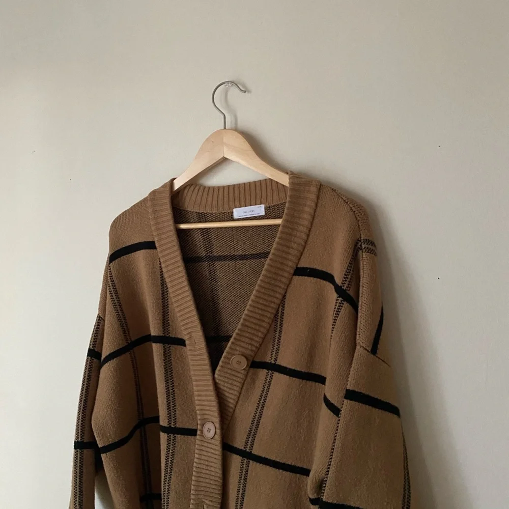Oak + Fort Oversized Plaid Cardigan - Picture 2 of 11